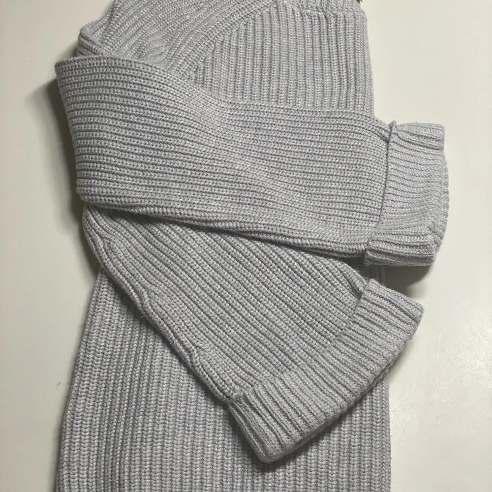 Loft Gray Ribbed Sweater - Picture 2 of 5